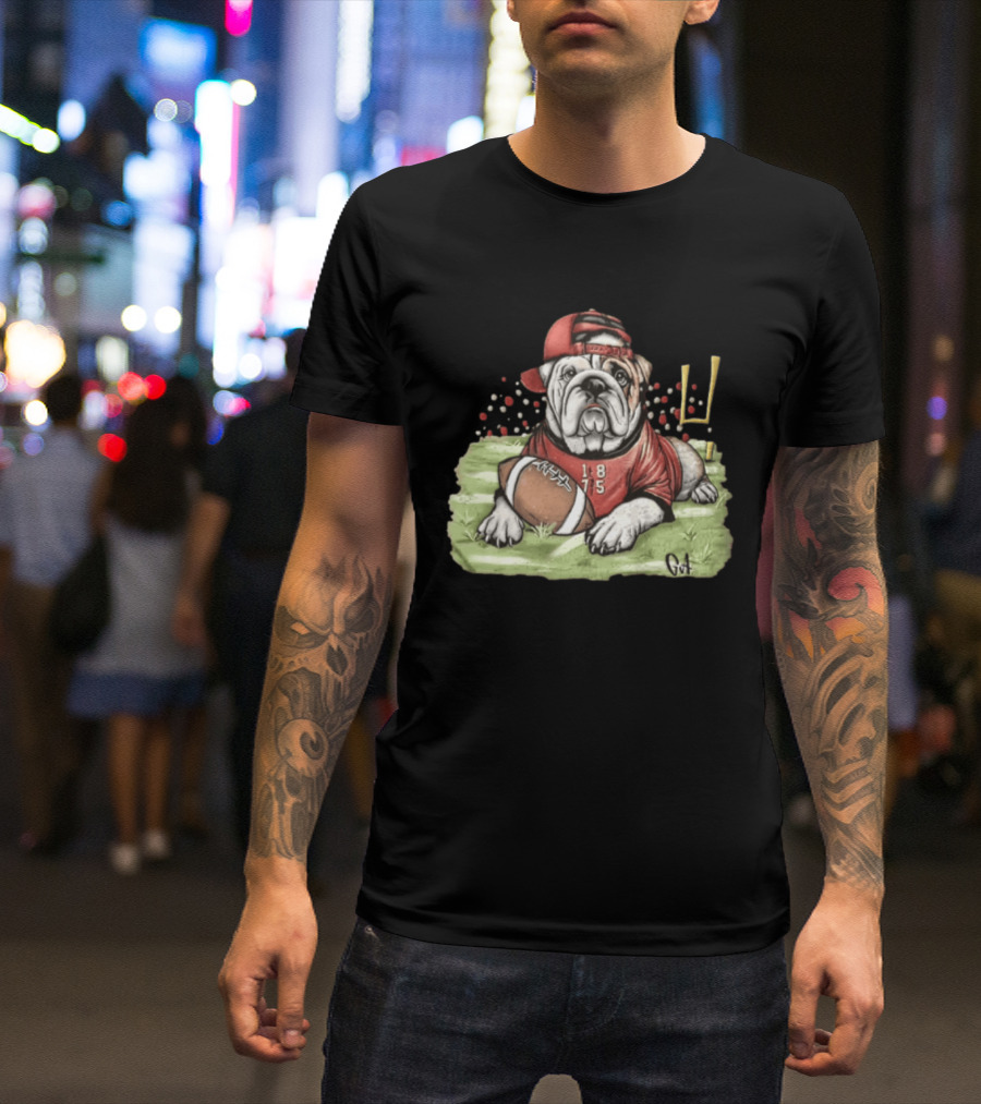 Georgia Bulldogs Football 1875 Bulldog With Cap And Football T-Shirt