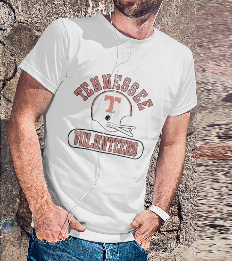 Tennessee Volunteers Football Helmet Distressed T-Shirt