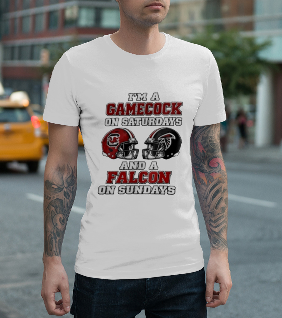I'm A Gamecock On Saturdays And A Falcon On Sundays Helmet Football Fan شعار T-Shirt