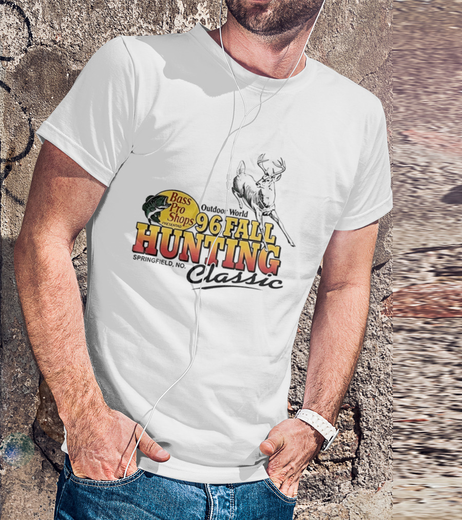 Bass Pro Shops Outdoor World 96 Fall Hunting Classic Springfield MO T-Shirt