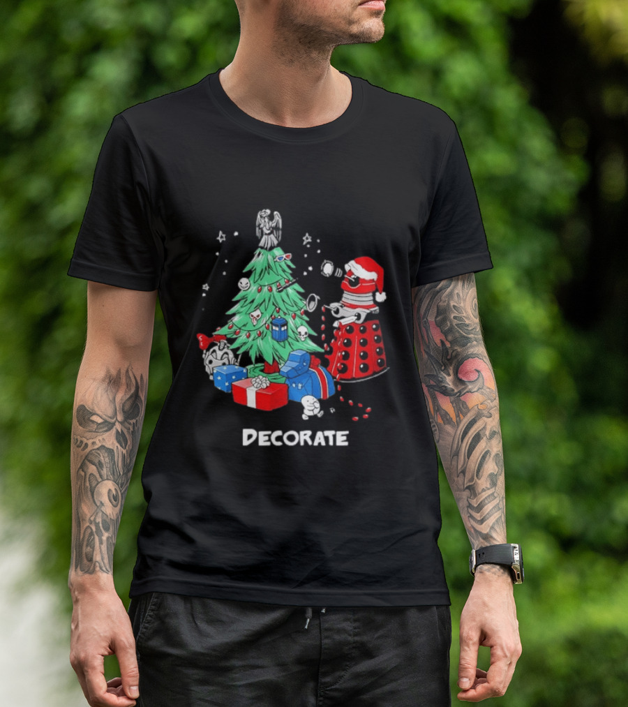 Doctor Who Dalek Christmas Tree Decorate Scene T-Shirt
