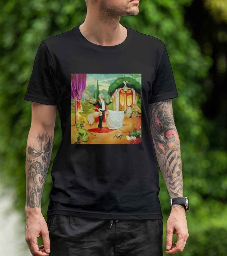 Surreal Magician Gothic Horror Sawing Woman In Half Fantasy Scene T-Shirt