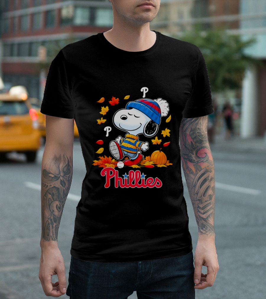 Snoopy Philadelphia Phillies Autumn Leaves Pumpkin Baseball Fan T-Shirt