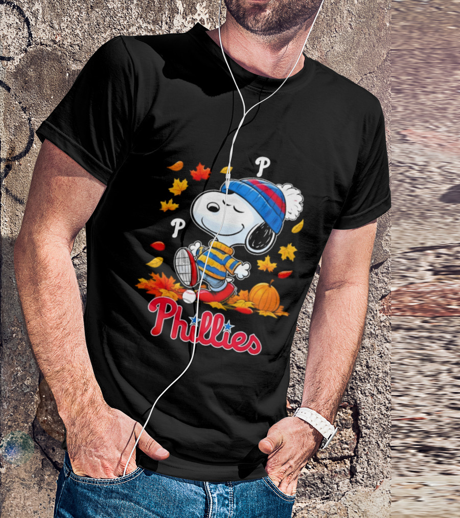 Snoopy Philadelphia Phillies Autumn Leaves Pumpkin Baseball Fan T-Shirt