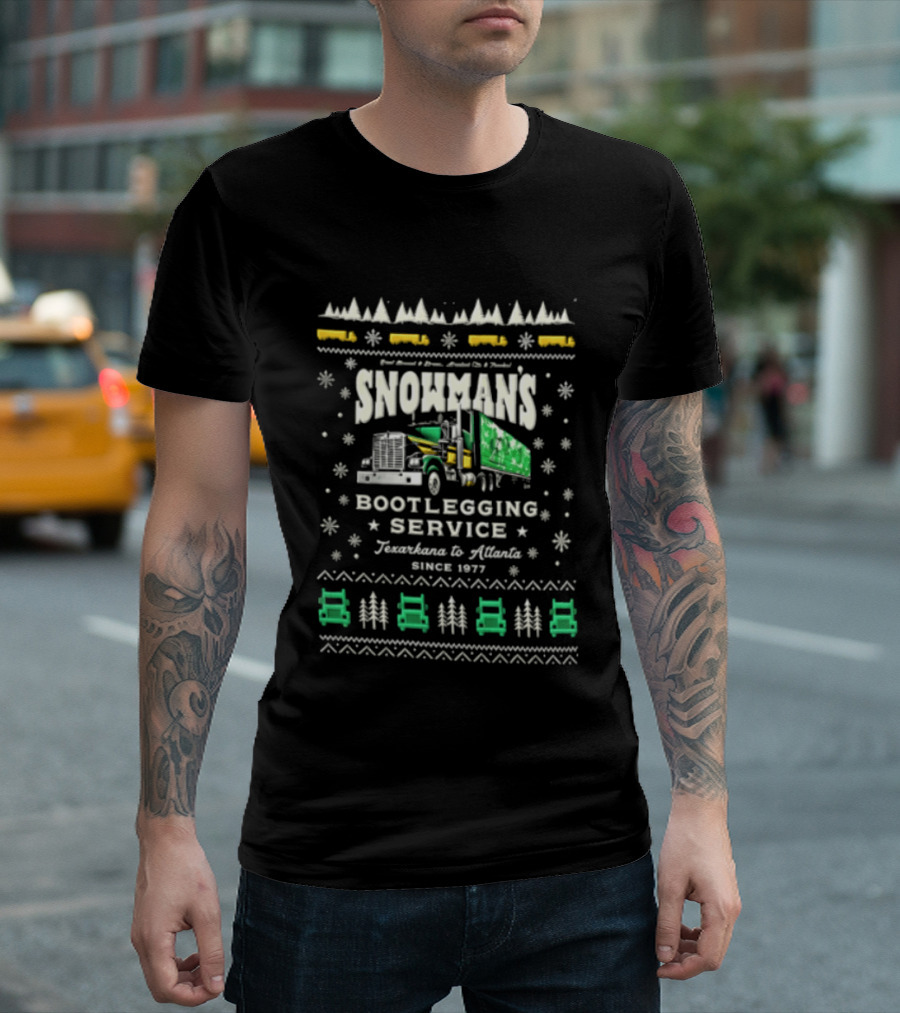 Snowmans Boot Service Texarkana To Atlanta 1977 Semi Truck Snowflakes Pine Trees Christmas T-Shirt