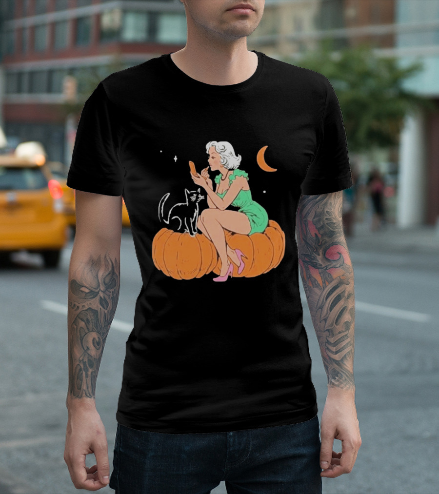 Pinup Girl Applying Lipstick On Pumpkin With Black Cat Halloween Moon Scene T-Shirt