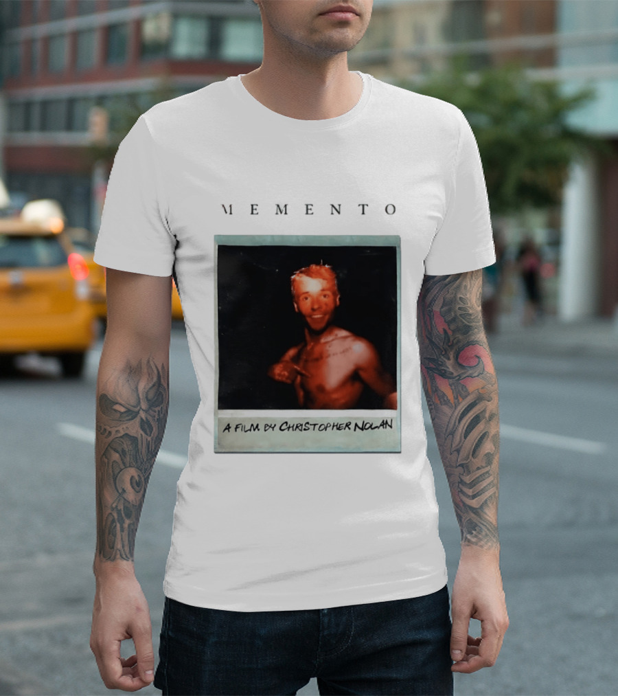 Memento A Film By Christopher Nolan Guy Pearce Polaroid Image T-Shirt