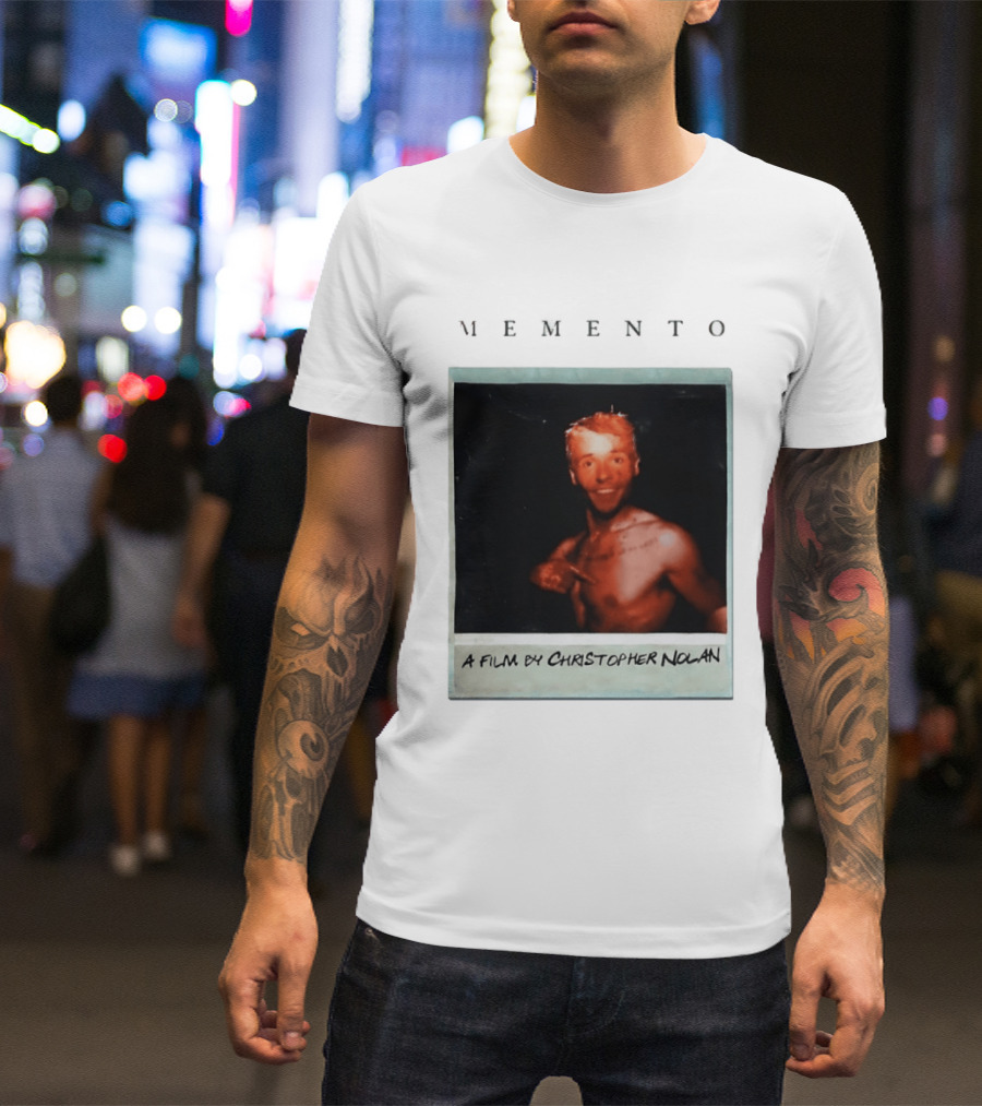 Memento A Film By Christopher Nolan Guy Pearce Polaroid Image T-Shirt