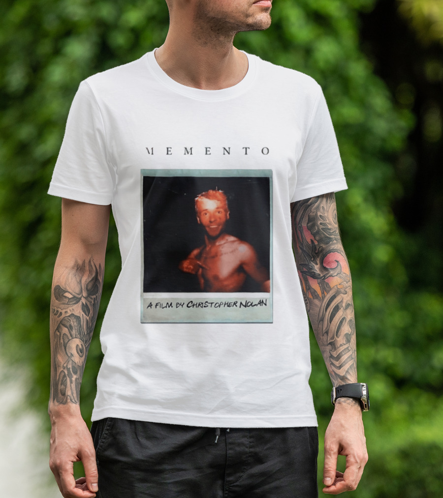 Memento A Film By Christopher Nolan Guy Pearce Polaroid Image T-Shirt