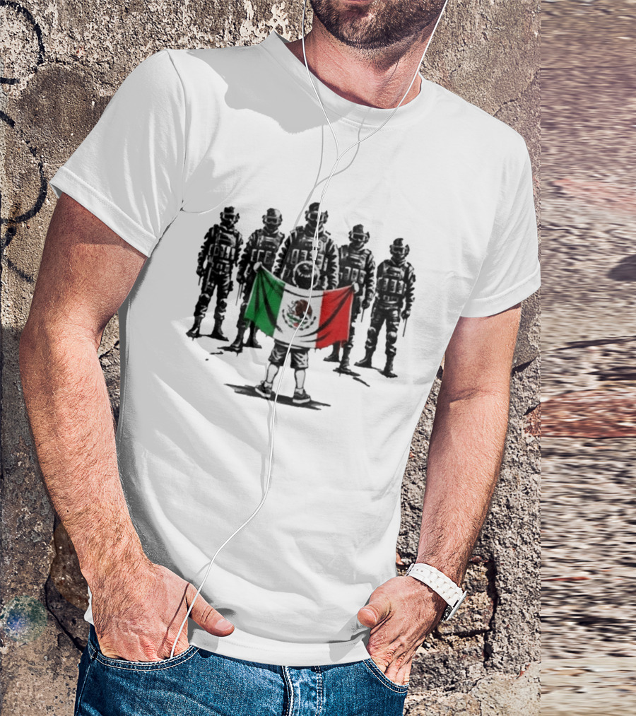 Todos Luchamos Mexican Flag Soldiers Protest T-Shirt