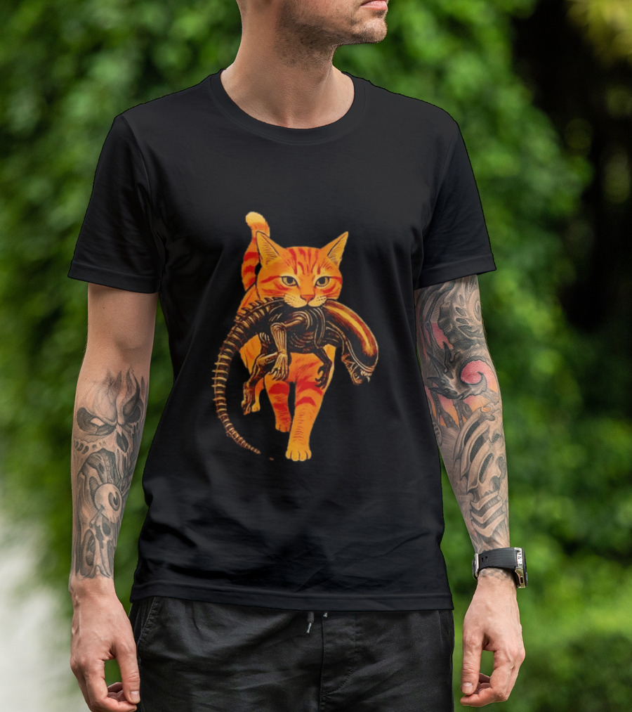 Orange Tabby Cat Holding Alien Xenomorph Iconic Fusion T-Shirt