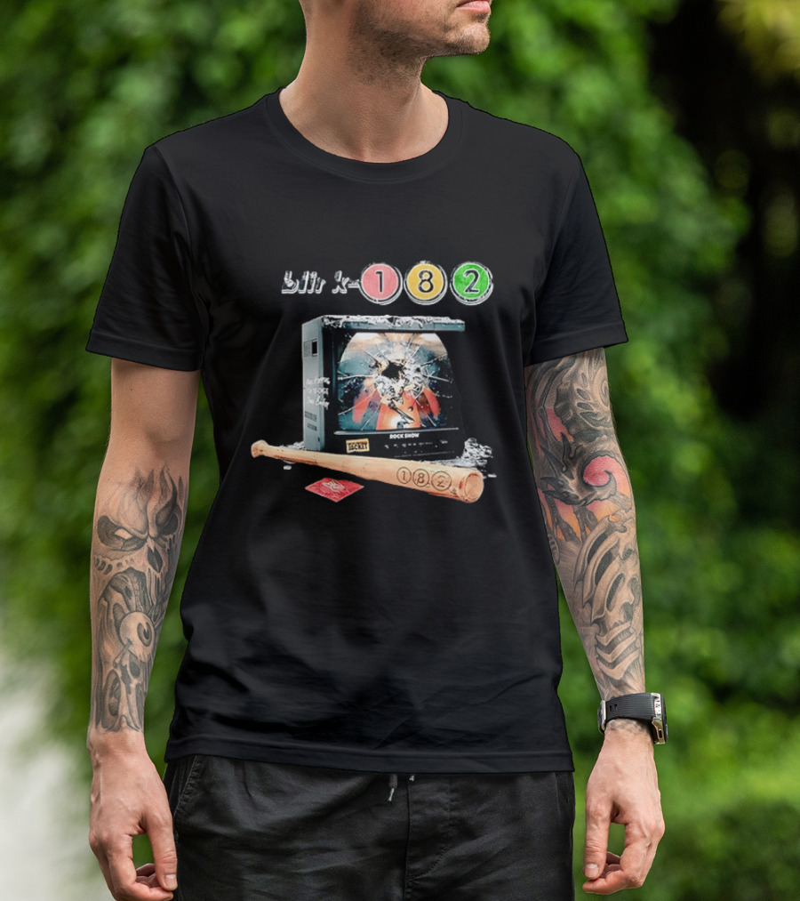 Blink 182 Rock Show Mark Hoppus Tom DeLonge Travis Barker TV Baseball Bat Iconic Display T-Shirt