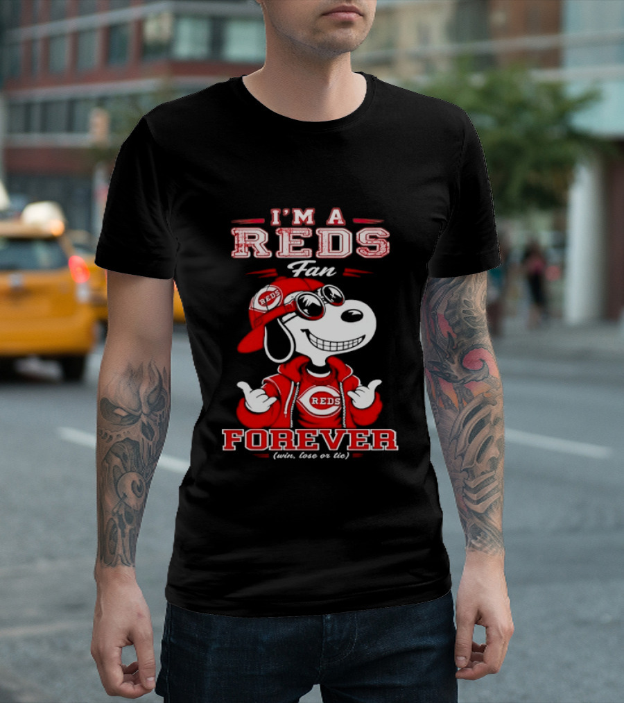 I'm A Reds Fan Forever With Snoopy Win Lose Or Tie T-Shirt