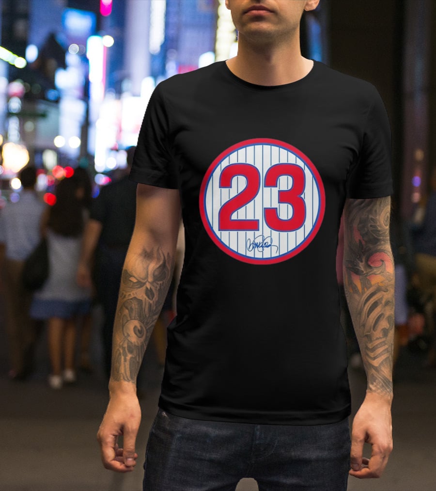 Chicago Cubs Ryne Sandberg Number 23 Signature Circle T-Shirt