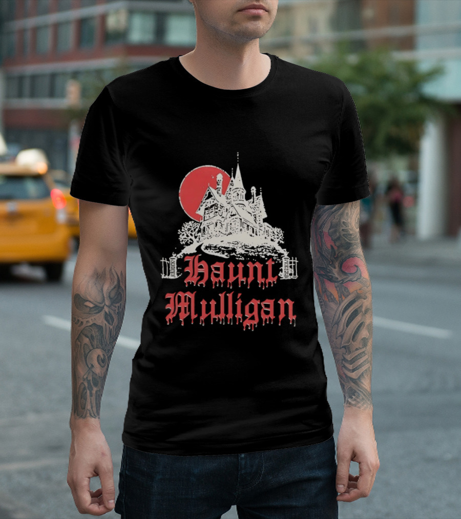 Haunt Mulligan Gothic Haunted House Horror Red Moon T-Shirt