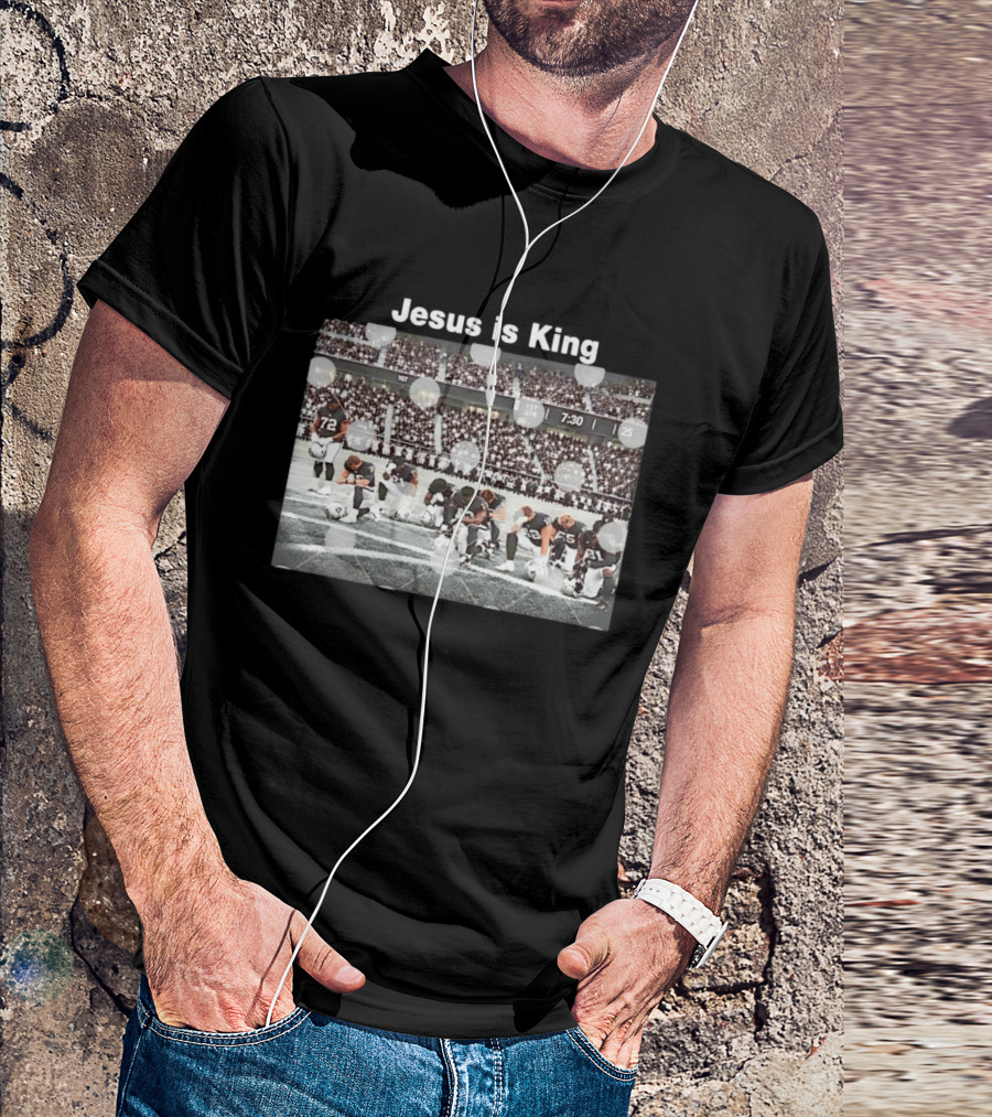 Jesus Is King Football Players Kneeling On Field Stadium Scene T-Shirt