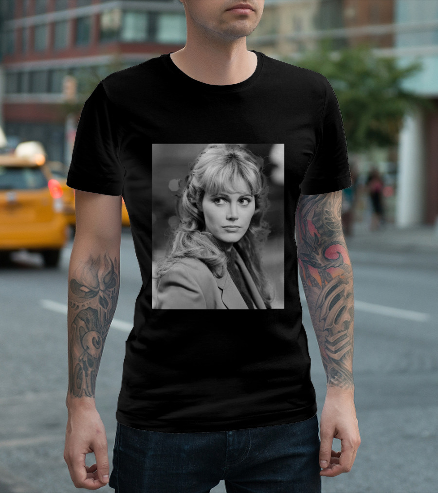 Rip Mary Louise Weller 1946 2026 Vintage Black And White T-Shirt