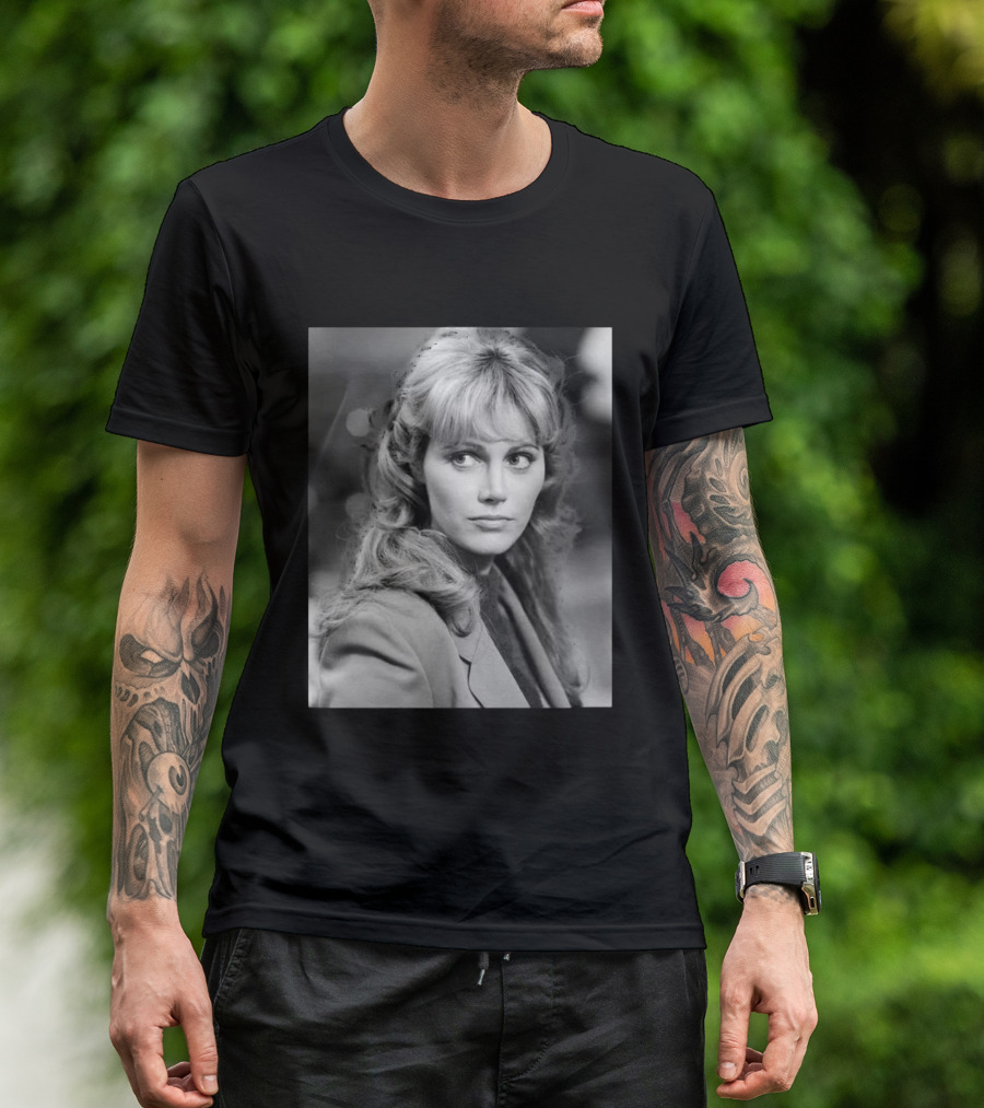 Rip Mary Louise Weller 1946 2026 Vintage Black And White T-Shirt