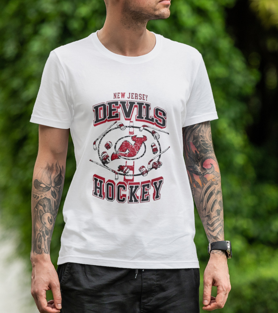New Jersey Devils Hockey Distressed Vintage Style NHL Fan Gear T-Shirt