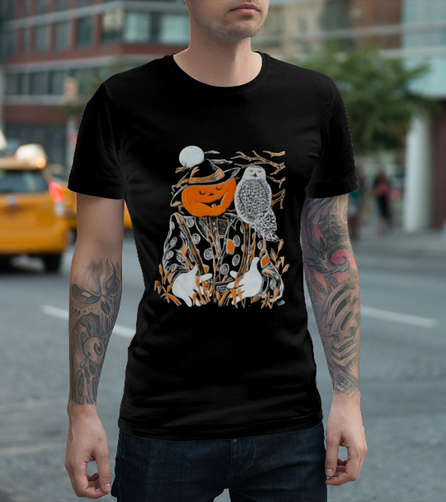 Pumpkin Head Scarecrow Snowy Owl Halloween Scene T-Shirt