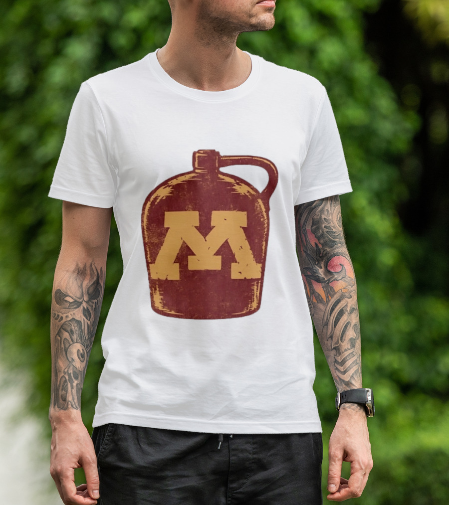 Minnesota Golden Gophers Distressed M Jug T-Shirt