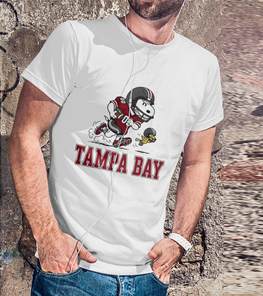 Tampa Bay Buccaneers Snoopy Woodstock Football Collaboration T-Shirt