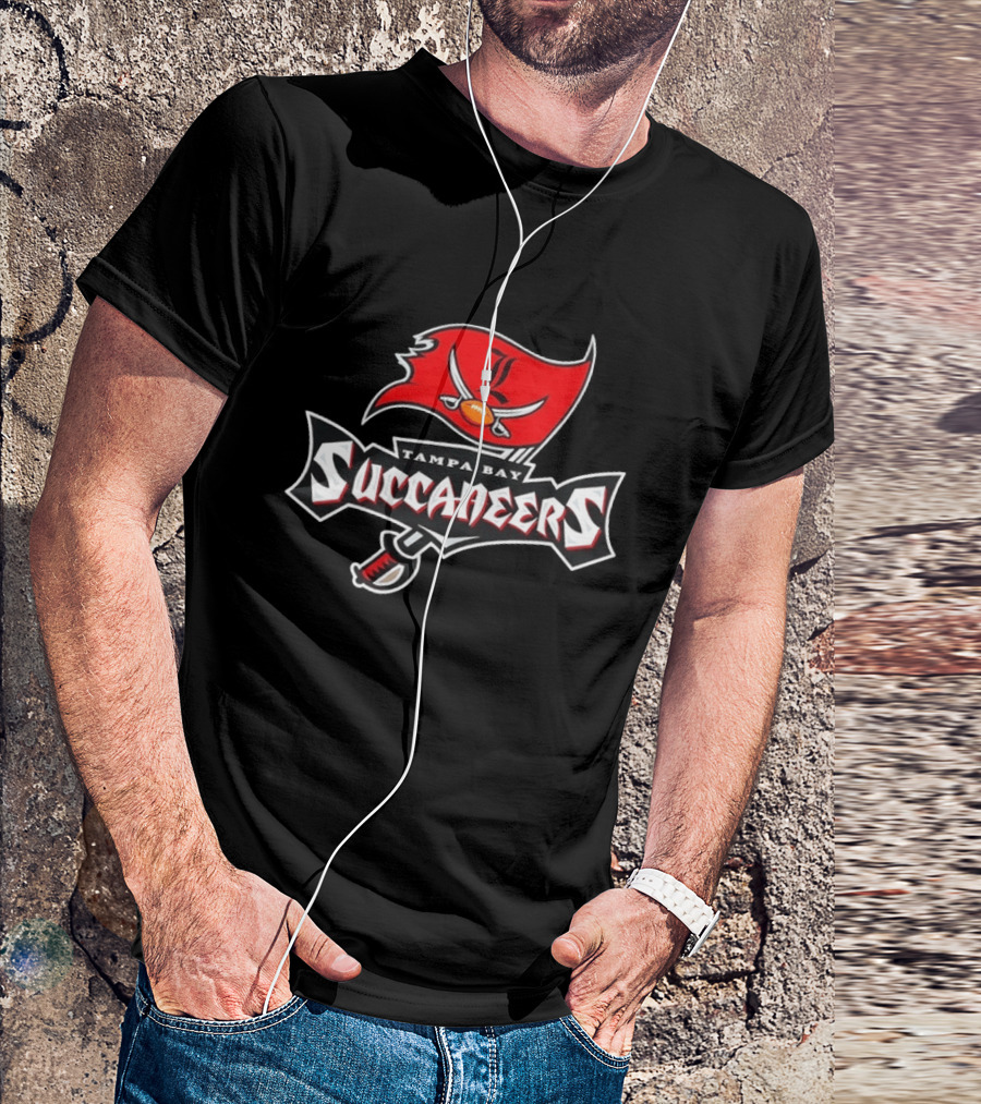 Tampa Bay Succaneers Football Pirate Flag Logo Sports Team T-Shirt