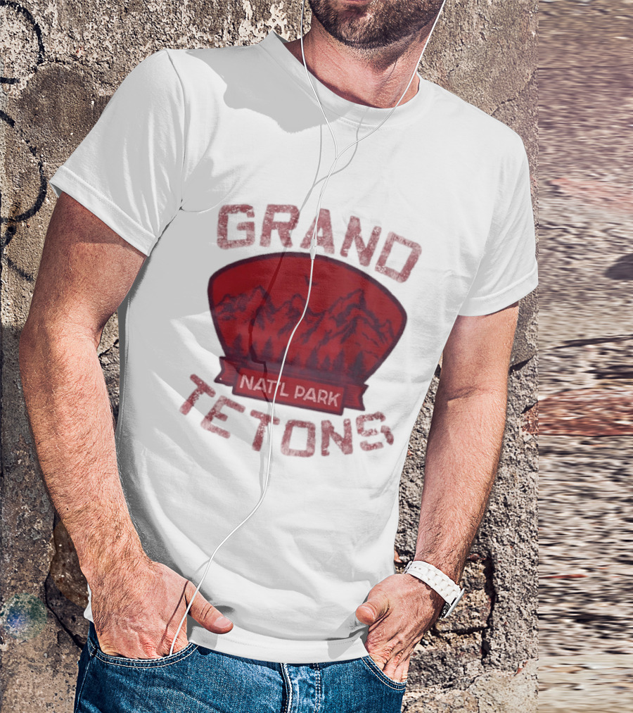 Grand Tetons Nat'l Park Distressed Mountain Landscape T-Shirt