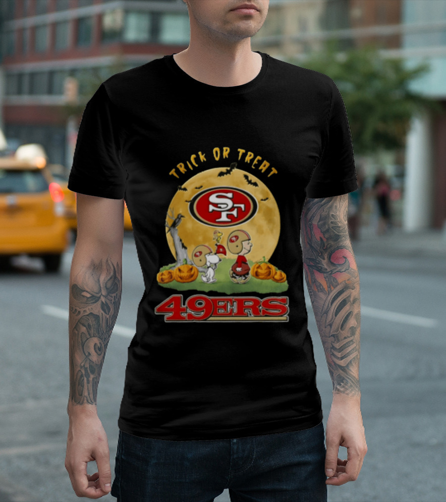 San Francisco 49ers Charlie Brown Trick Or Treat Halloween Peanuts Pumpkin Football T-Shirt
