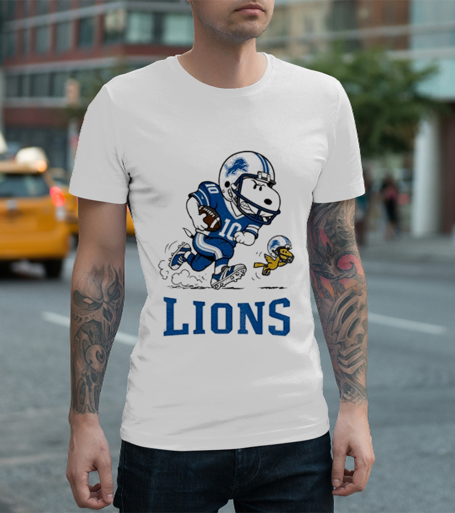 Detroit Lions Snoopy Woodstock Football Run T-Shirt