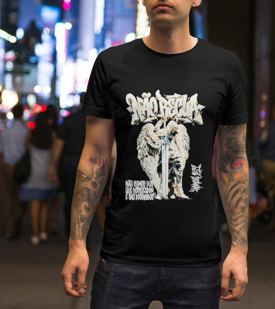 NÃO RECUA Angel Warrior Sword Faith Graffiti T-Shirt