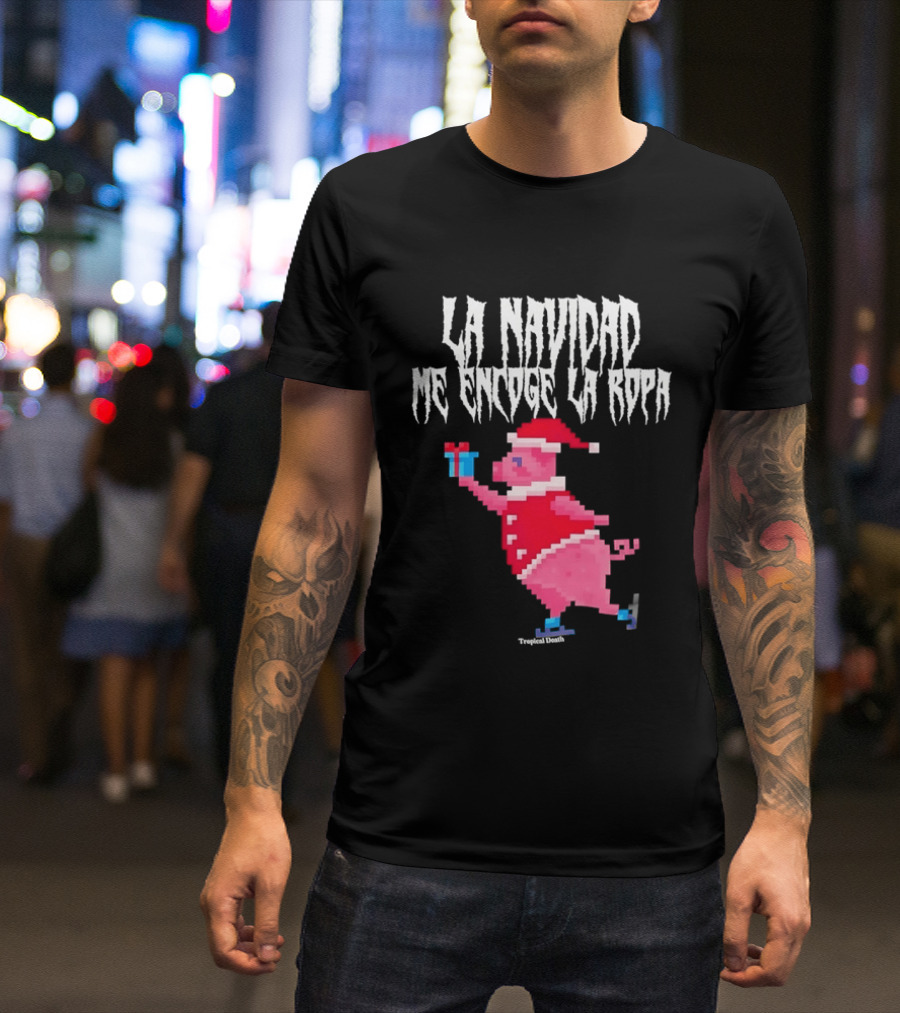 La Navidad Me Encoge La Ropa Tropical Death Pig Santa Holding T-Shirt