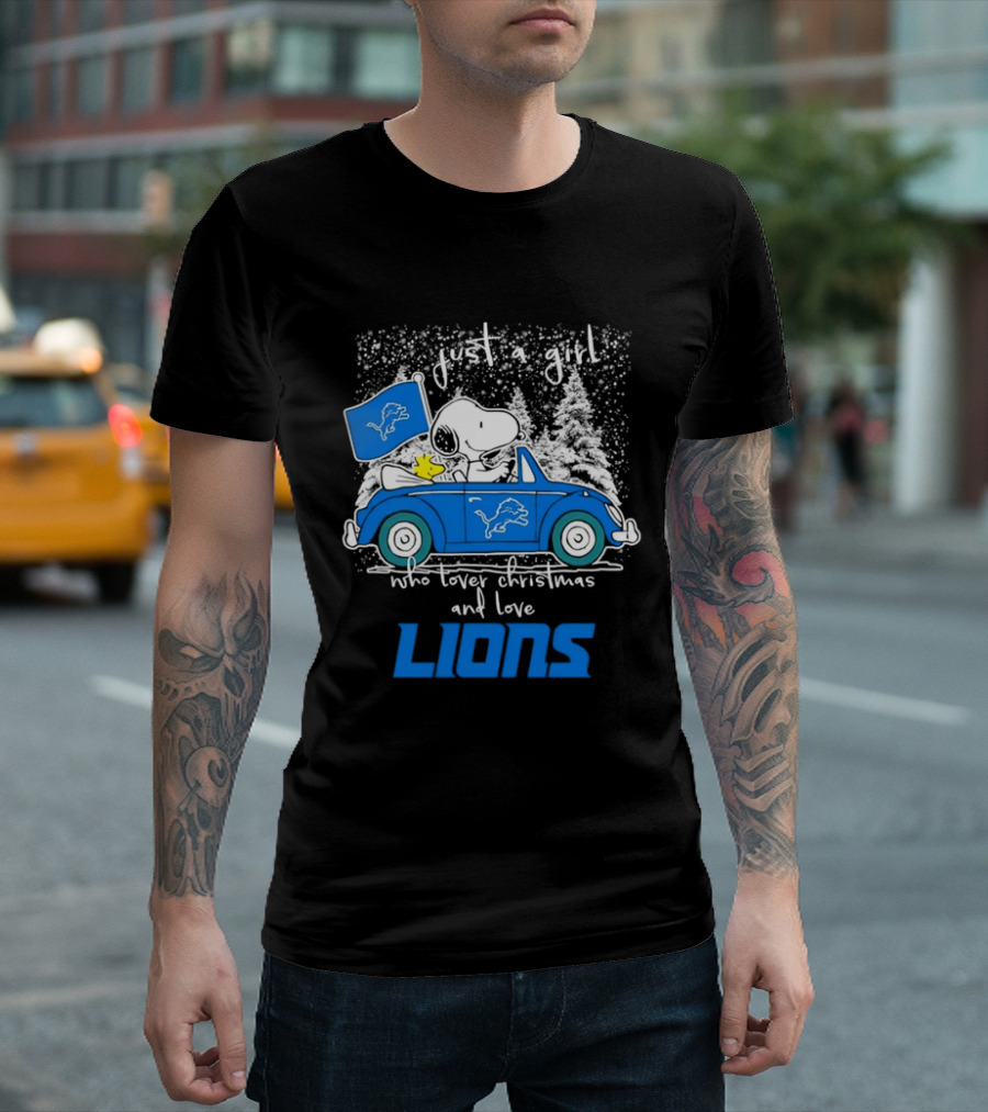 Snoopy Just A Girl Who Loves Christmas And Love Lions T-Shirt