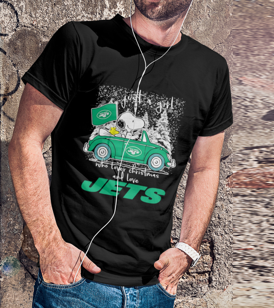Snoopy Christmas New York Jets Fan In A Green Car With Snowflakes T-Shirt