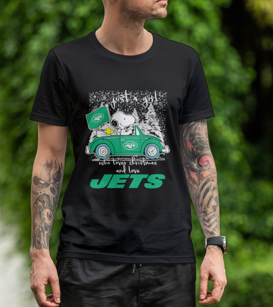 Snoopy Christmas New York Jets Fan In A Green Car With Snowflakes T-Shirt