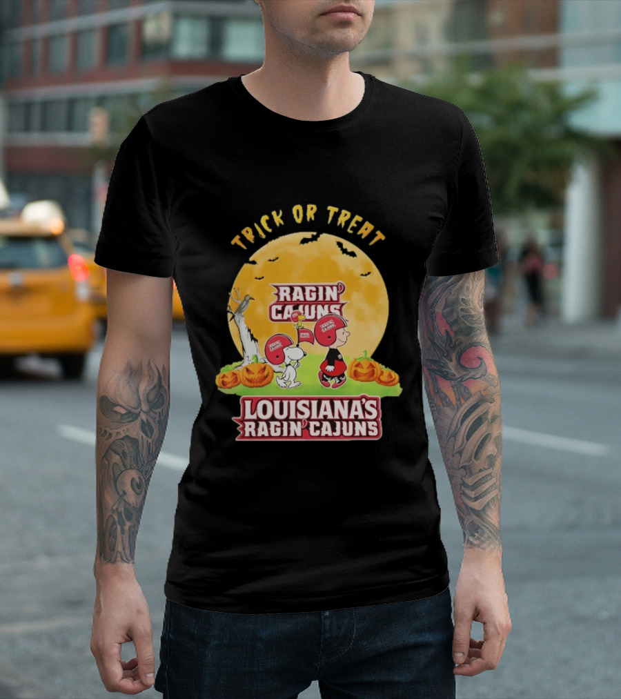 Louisiana Ragin Cajuns X Charlie Brown And Snoopy Trick Or Treat Halloween T-Shirt