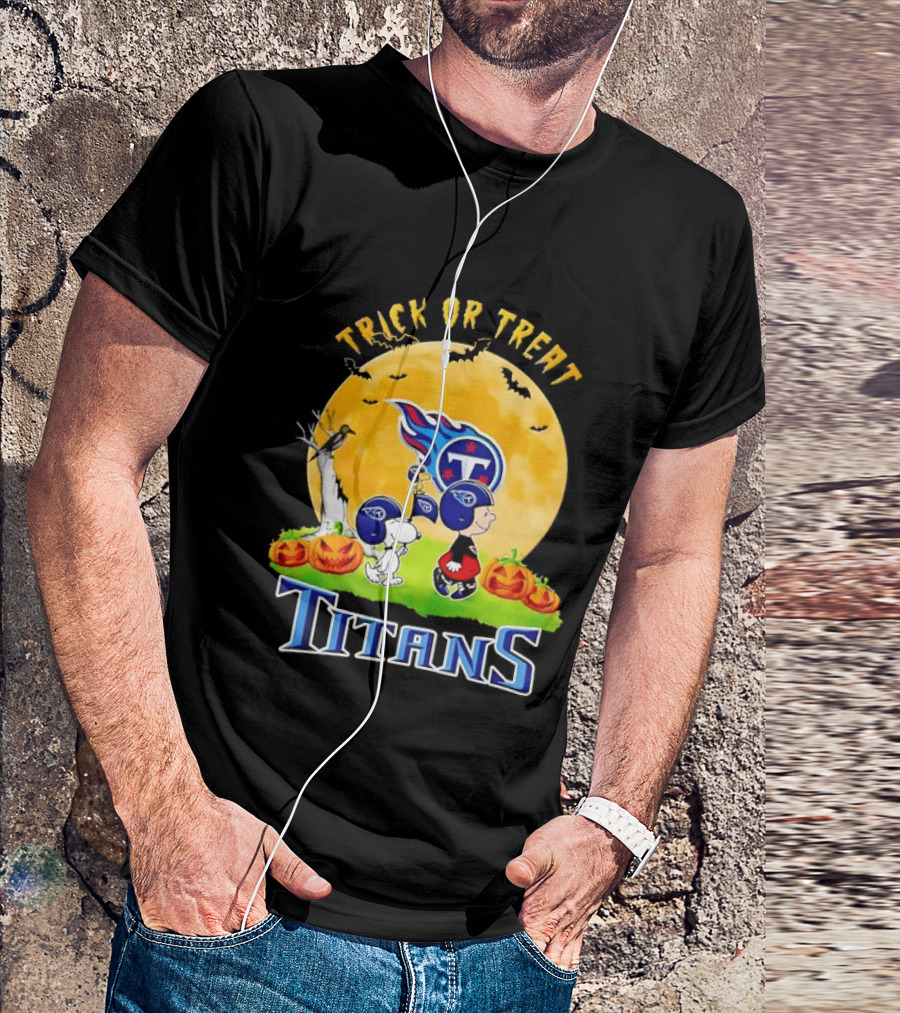 Charlie Brown Snoopy Woodstock Tennessee Titans Halloween Trick Or Treat Moon T-Shirt