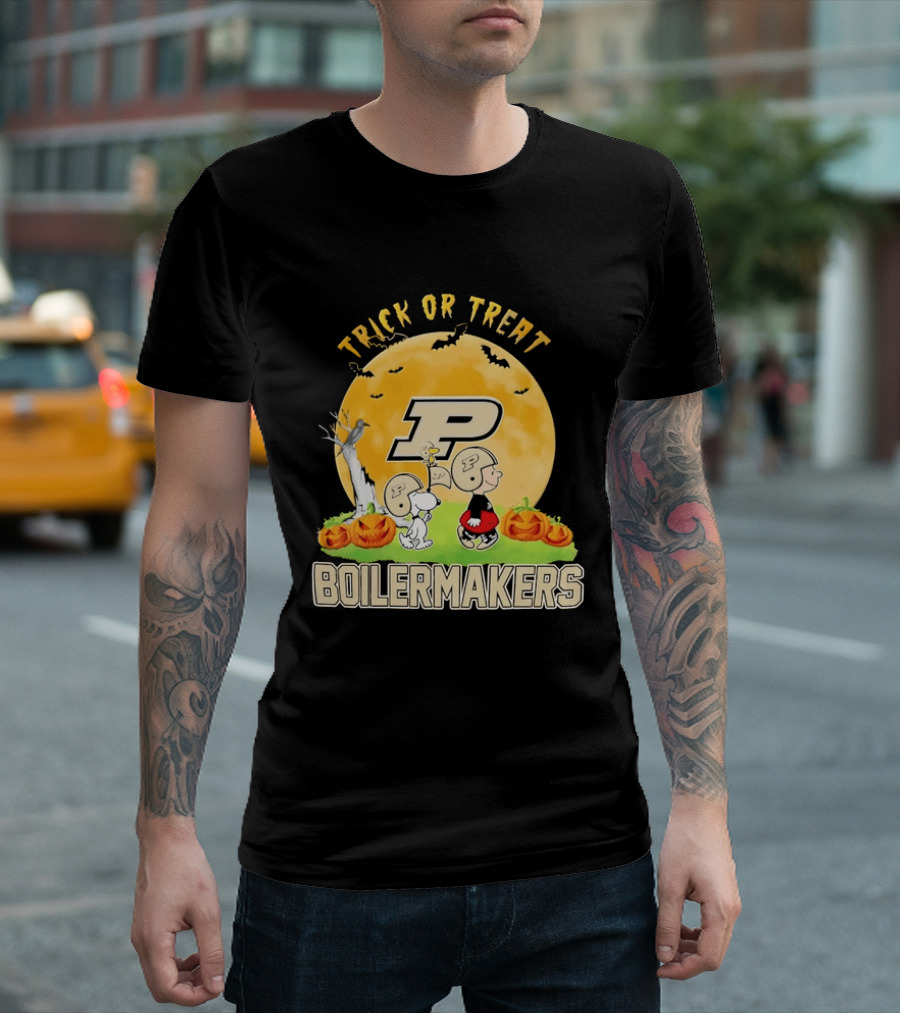 Purdue Boilermakers Snoopy Charlie Brown Woodstock Halloween Moon Trick Or Treat T-Shirt