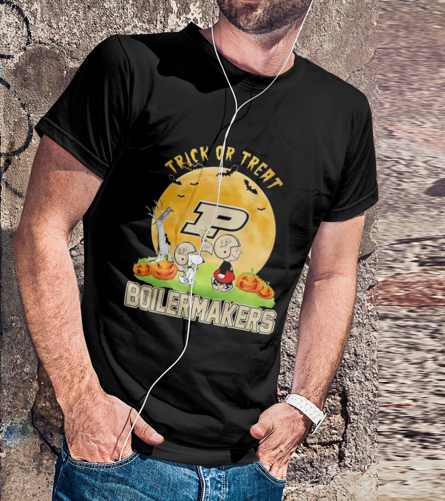 Purdue Boilermakers Snoopy Charlie Brown Woodstock Halloween Moon Trick Or Treat T-Shirt