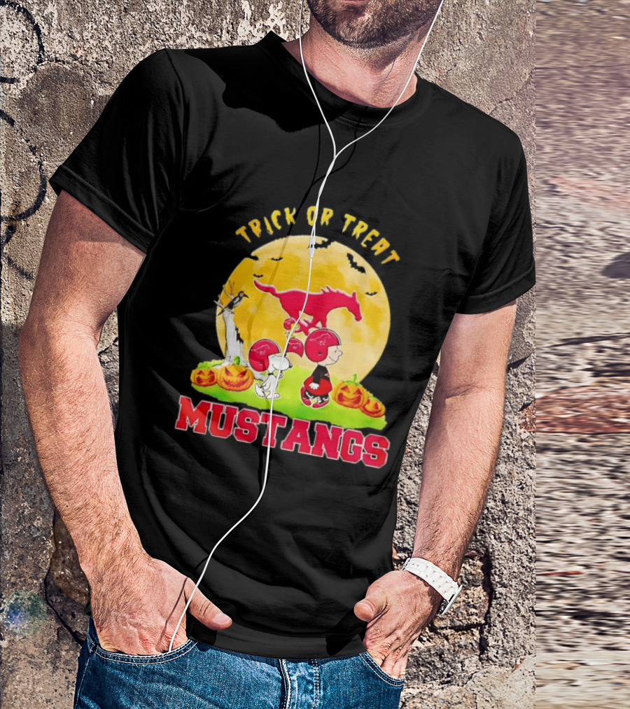 Trick Or Treat SMU Mustangs Halloween Snoopy Charlie Brown Woodstock Moon T-Shirt