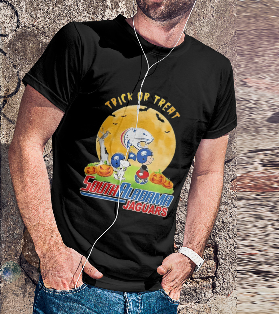 South Alabama Jaguars Snoopy Charlie Brown Woodstock Trick Or Treat Halloween Moon T-Shirt