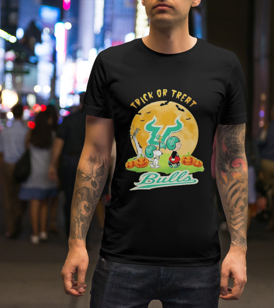 Trick Or Treat South Florida Bulls Snoopy Charlie Brown Woodstock Halloween Moon T-Shirt