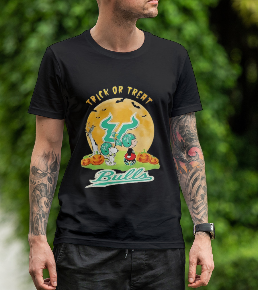 Trick Or Treat South Florida Bulls Snoopy Charlie Brown Woodstock Halloween Moon T-Shirt