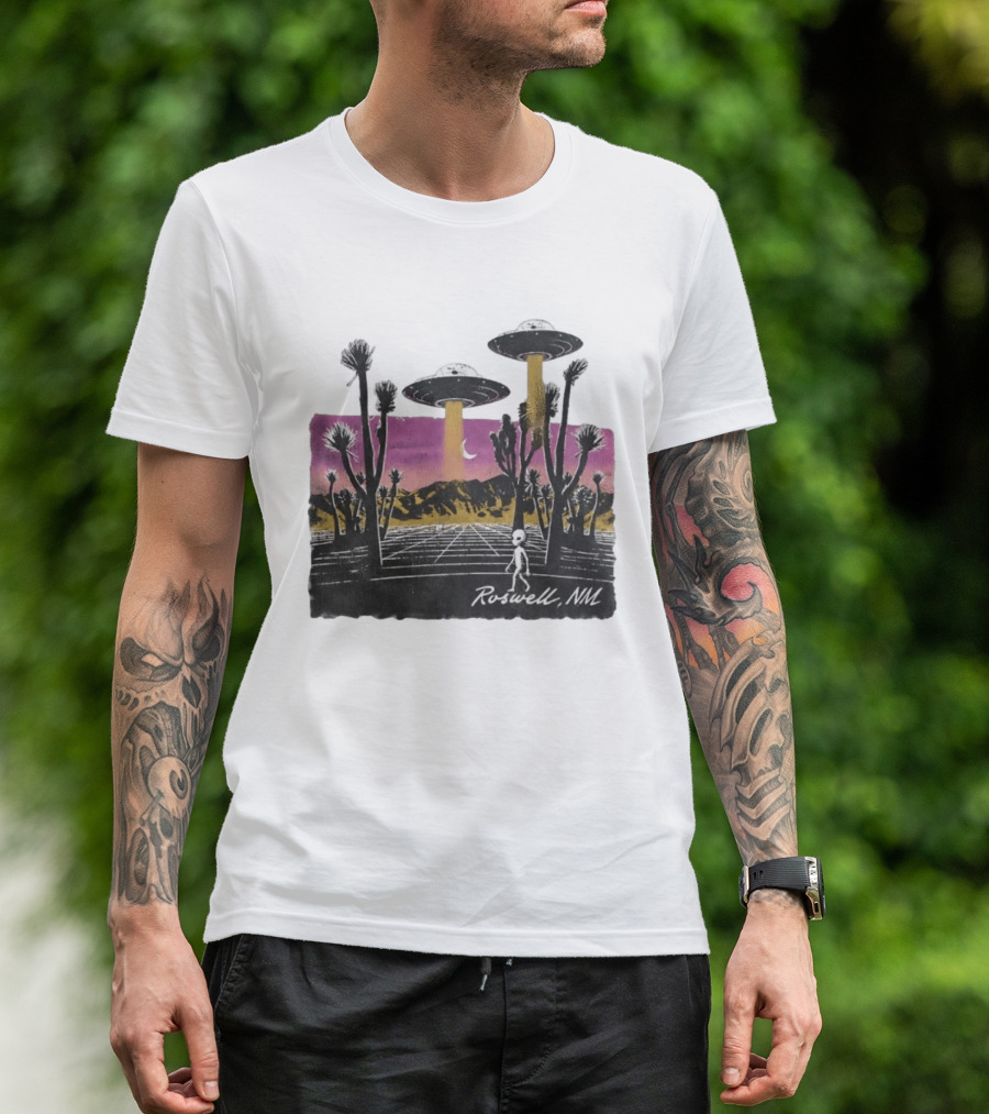 Roswell NM Alien UFO Desert Landscape Extraterrestrial Joshua Trees Moon T-Shirt