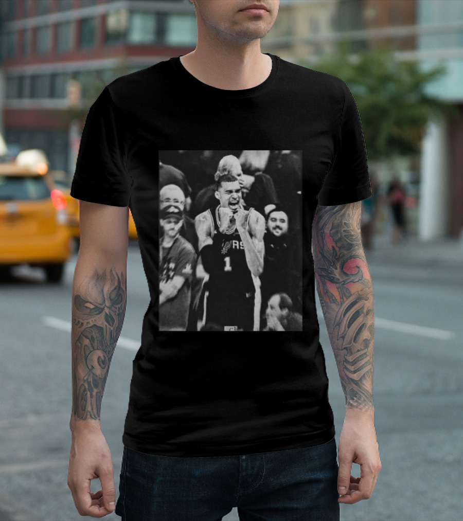 Victor Wembanyama Spurs 1 NBA Celebration Moment T-Shirt
