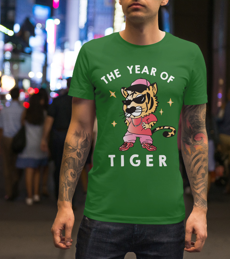 THE YEAR OF TIGER Hip Hop Style Cartoon Tiger Wearing Sunglasses And Chain T-Shirt