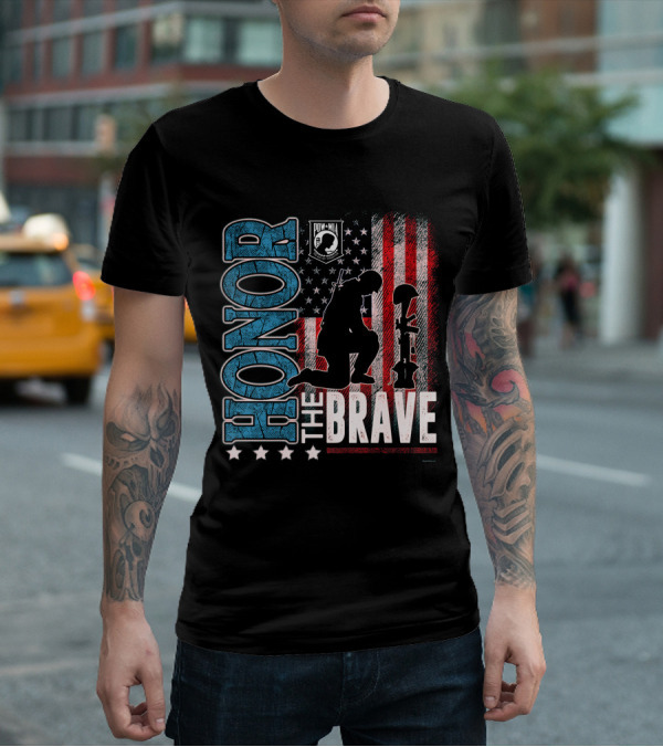 Honor The Brave POW-MIA American Flag Soldier Kneeling Memorial T-Shirt