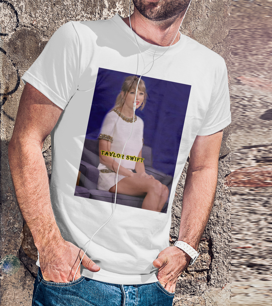 TAYLOR SWIFT Fans Theory About Actress In 10-Minute 'All Too Well' T-Shirt