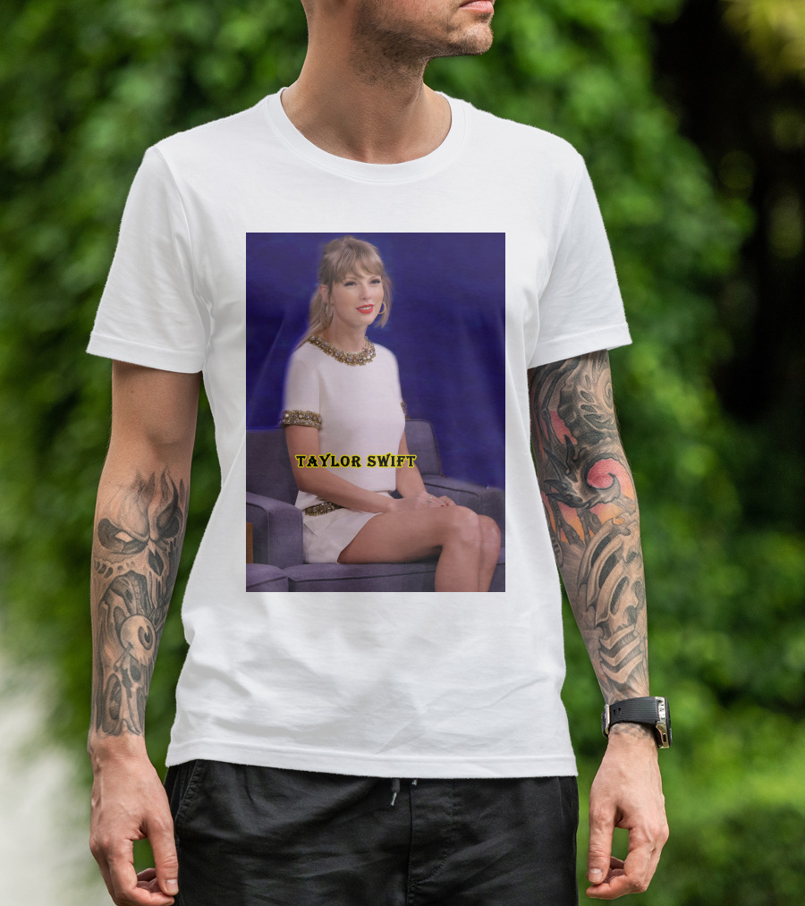 TAYLOR SWIFT Fans Theory About Actress In 10-Minute 'All Too Well' T-Shirt