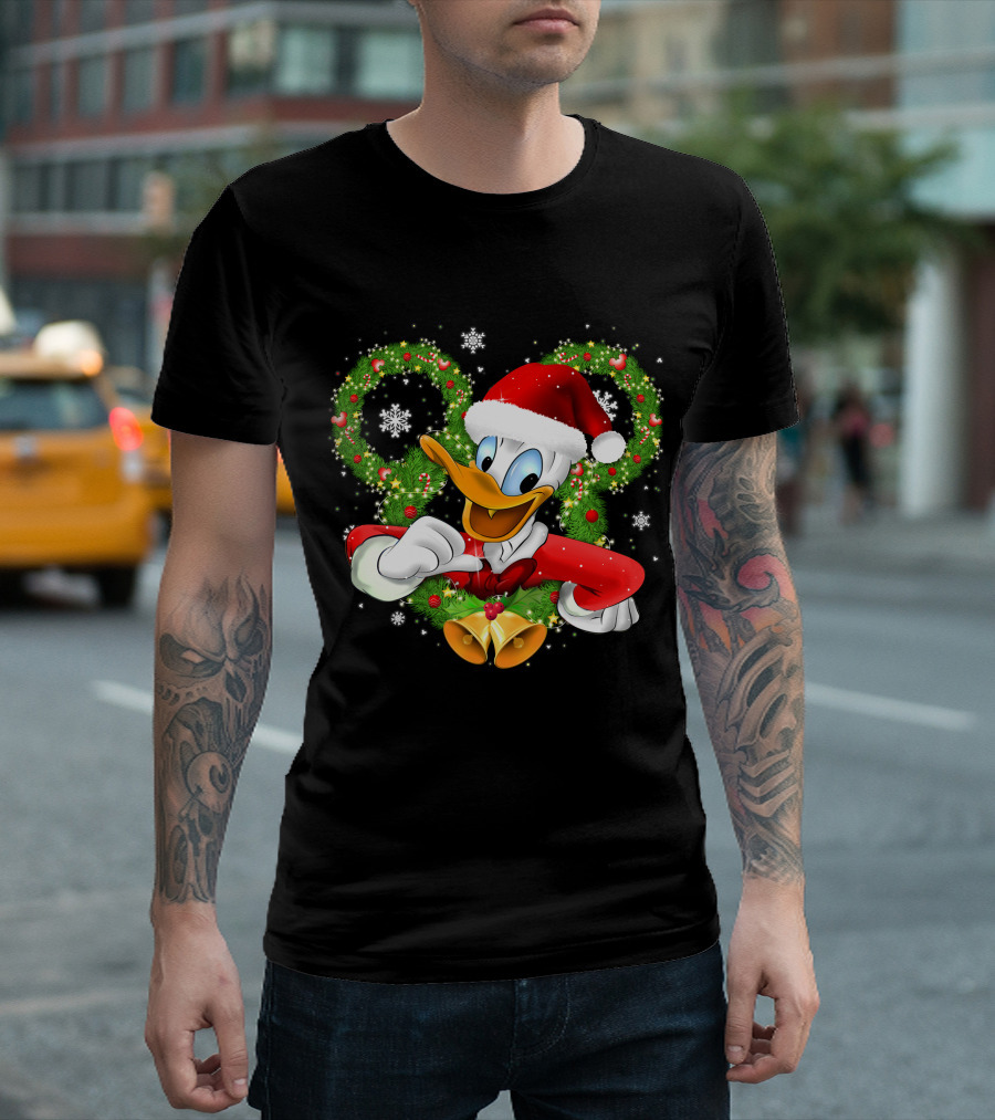 Santa Donald Duck Christmas Wreath Snowflakes T-Shirt